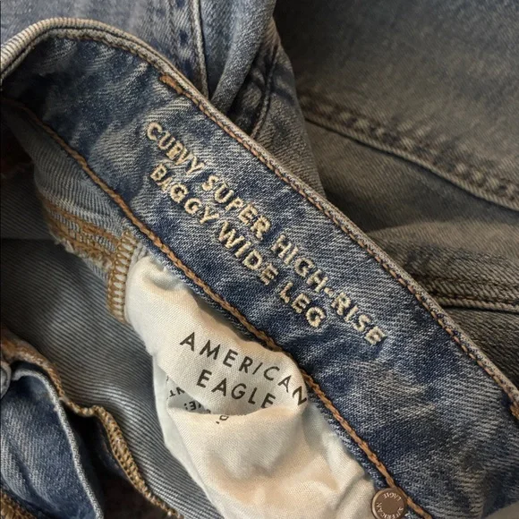 American Eagle Super High Rise Curvy Baggy Wide Leg Cargo Jeans - Picture 5 of 7